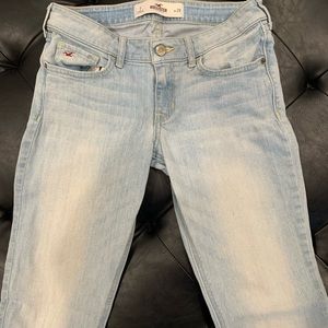 HOLLISTER LIGHT BLUE JEANS SIZE 7 WAIST 28